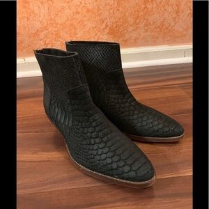 DIBA Zora Black Leather Ankle Bootie Size 8